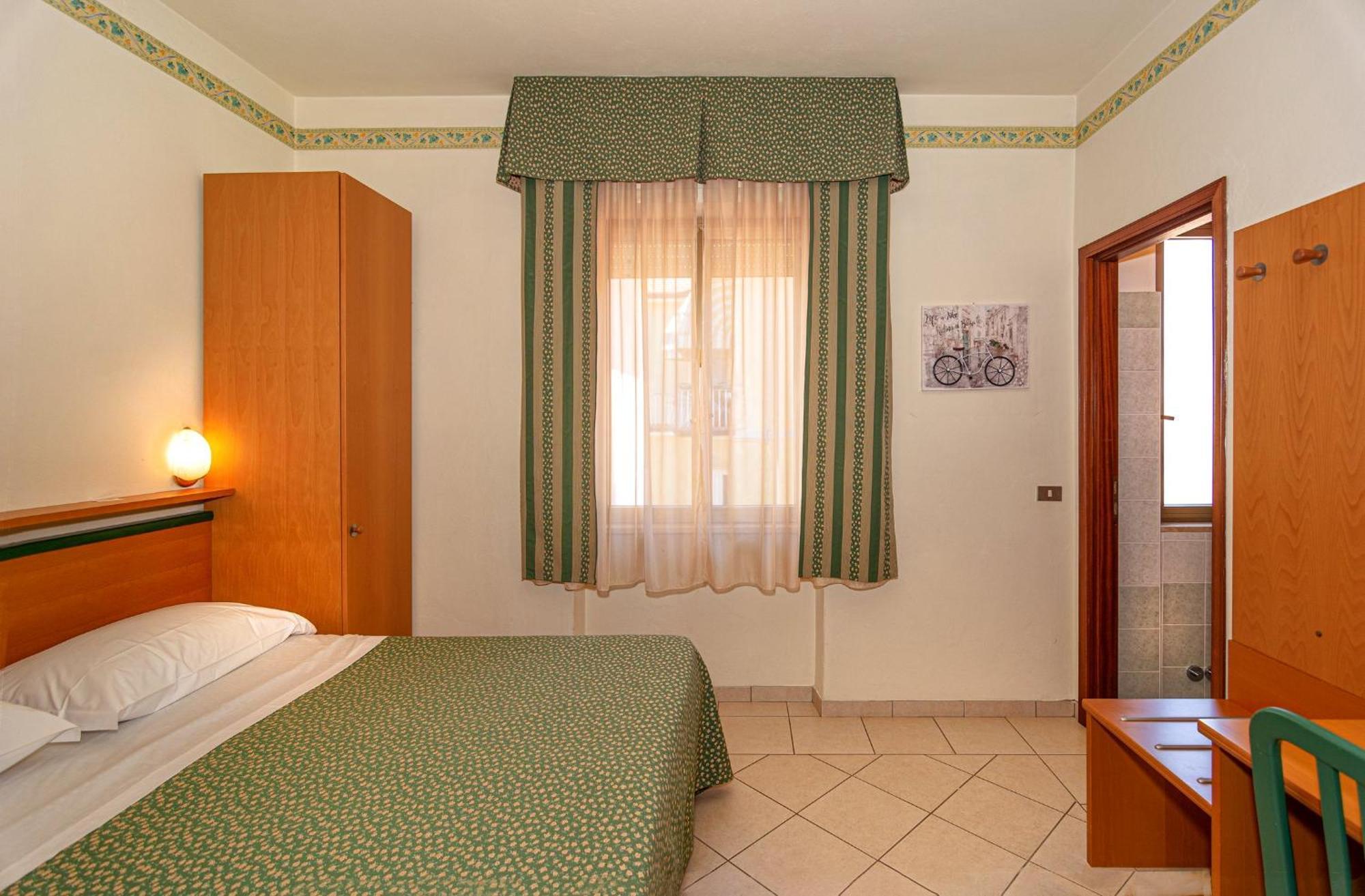 Hotel Mariani Lido di Camaiore Buitenkant foto